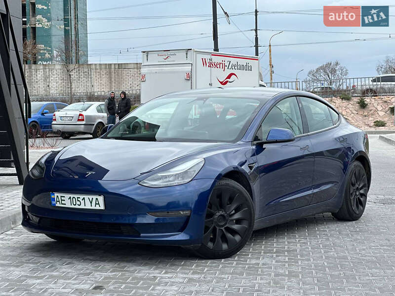 Седан Tesla Model 3 2021 в 