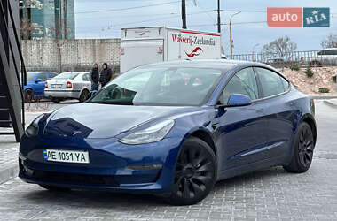 Седан Tesla Model 3 2021 в 