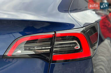 Седан Tesla Model 3 2021 в 