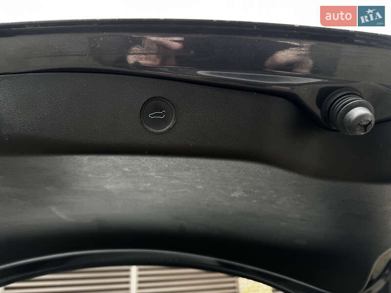 Седан Tesla Model 3 2022 в Луцке