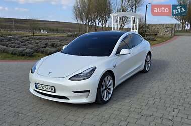 Седан Tesla Model 3 2020 в 