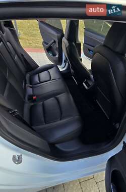 Седан Tesla Model 3 2020 в 