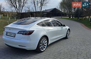 Седан Tesla Model 3 2020 в 