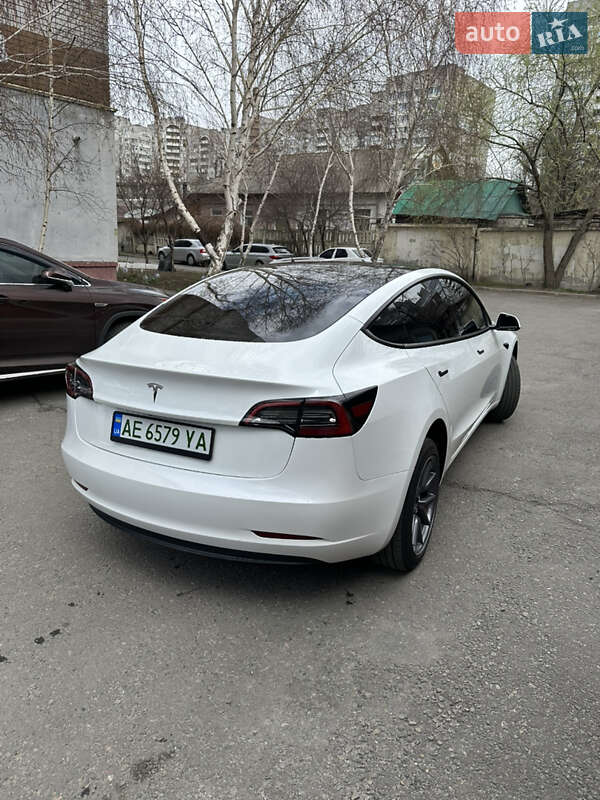 Седан Tesla Model 3 2023 в Дніпрі
