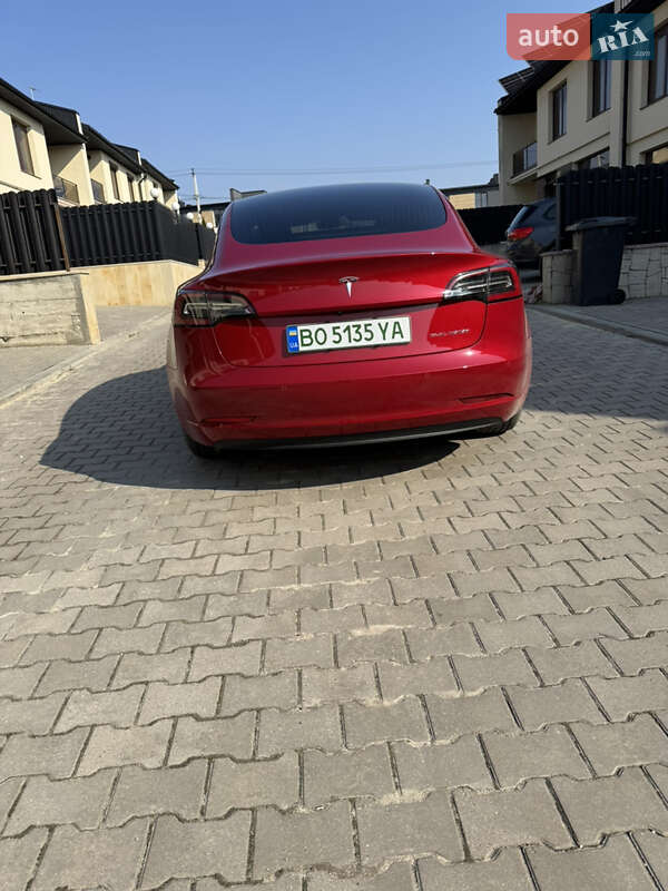 Седан Tesla Model 3 2019 в Тернополі