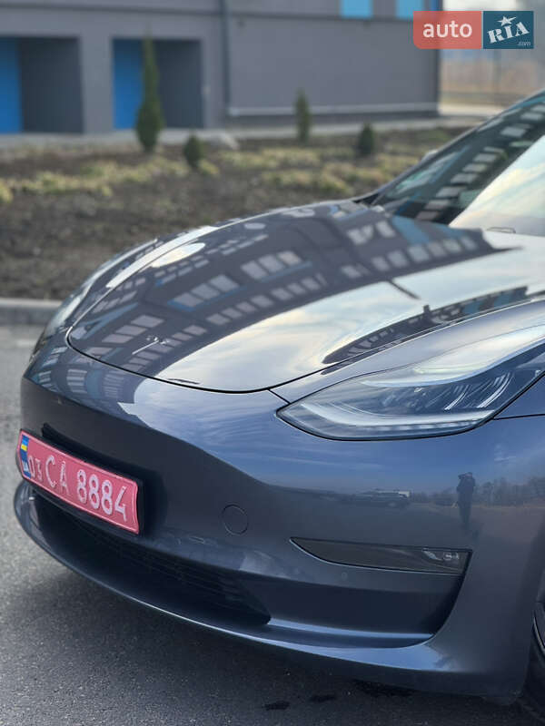 Седан Tesla Model 3 2019 в Рівному