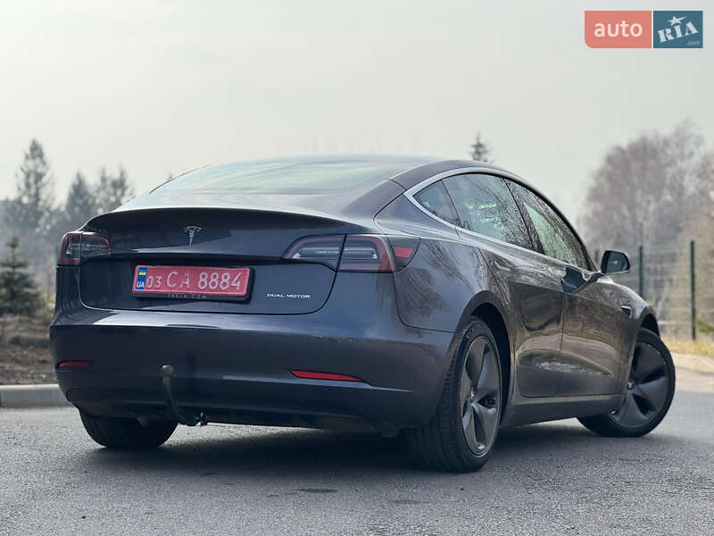 Седан Tesla Model 3 2019 в Рівному