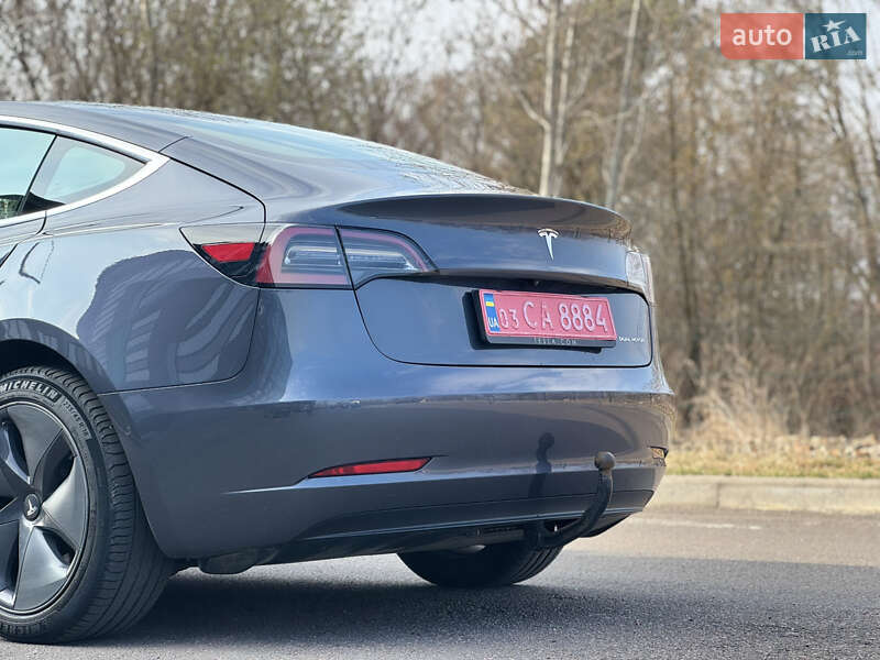 Седан Tesla Model 3 2019 в Рівному