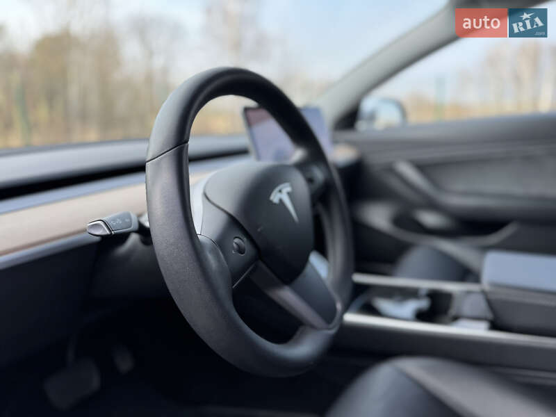 Седан Tesla Model 3 2019 в Рівному