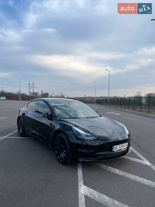 Tesla Model 3 2022
