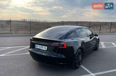 Седан Tesla Model 3 2022 в Ровно