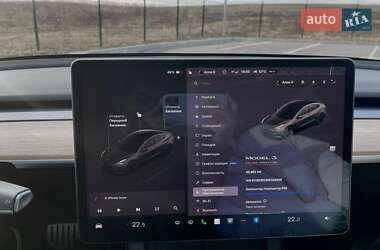 Седан Tesla Model 3 2022 в Ровно