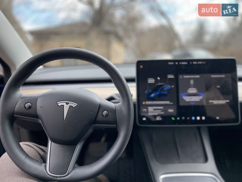Седан Tesla Model 3 2023 в Києві