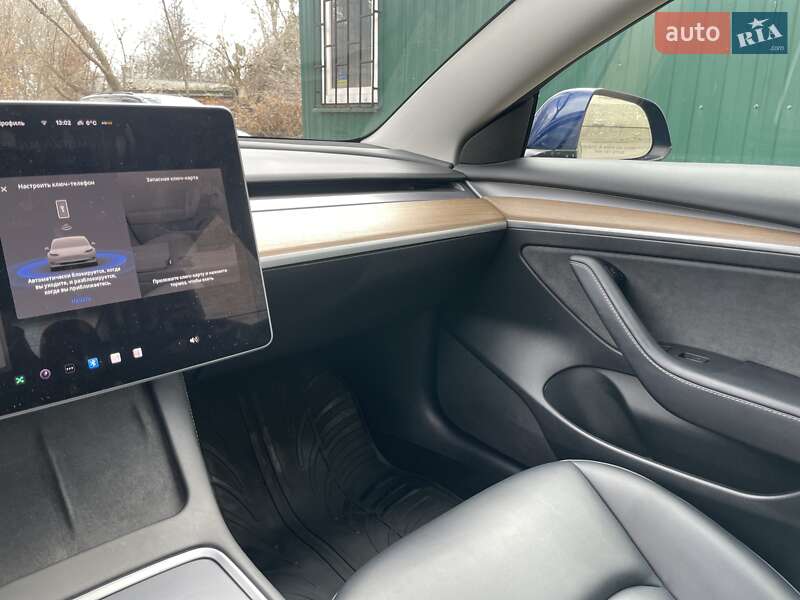 Седан Tesla Model 3 2023 в Києві