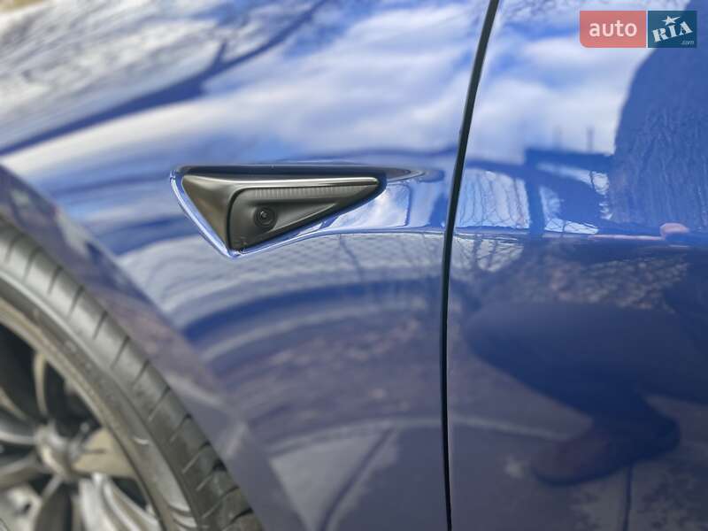Седан Tesla Model 3 2023 в Києві