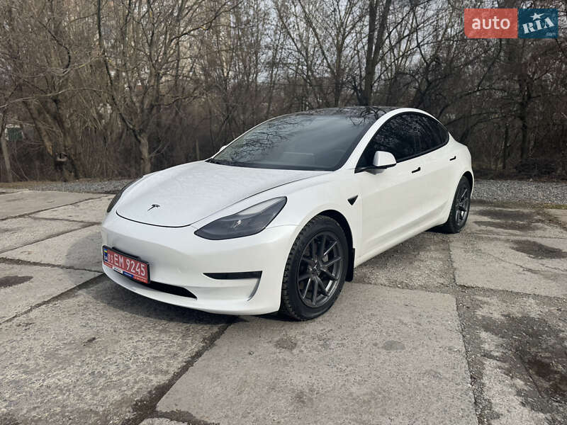 Седан Tesla Model 3 2021 в Шепетовке
