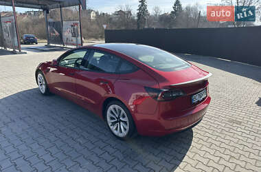 Седан Tesla Model 3 2022 в 