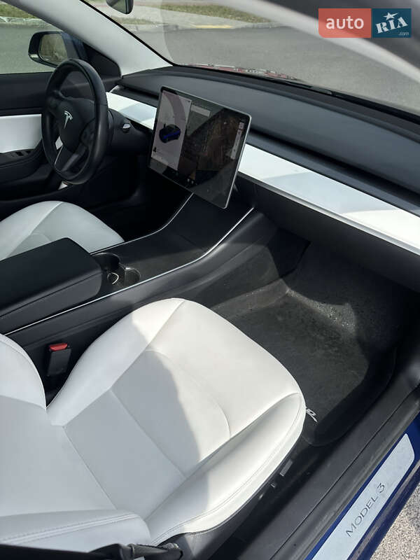 Седан Tesla Model 3 2019 в Вінниці