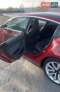 Седан Tesla Model 3 2019 в 
