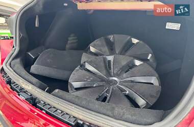 Седан Tesla Model 3 2024 в 