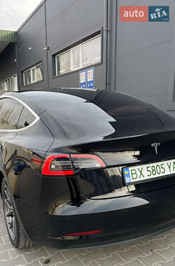 Седан Tesla Model 3 2019 в 