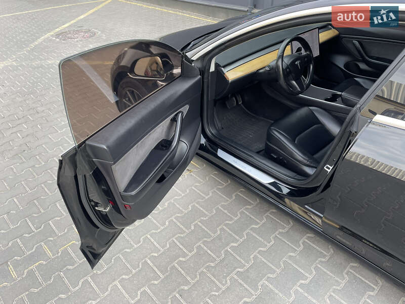 Седан Tesla Model 3 2019 в Хмельницком