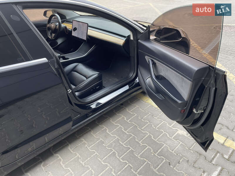 Седан Tesla Model 3 2019 в Хмельницком