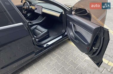 Седан Tesla Model 3 2019 в 