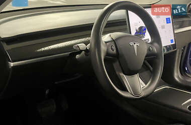 Седан Tesla Model 3 2022 в 