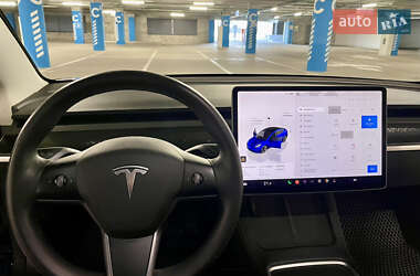 Седан Tesla Model 3 2022 в 