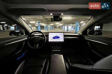 Седан Tesla Model 3 2022 в 