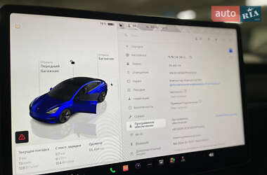 Седан Tesla Model 3 2022 в 