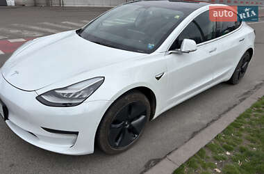 Седан Tesla Model 3 2019 в Киеве