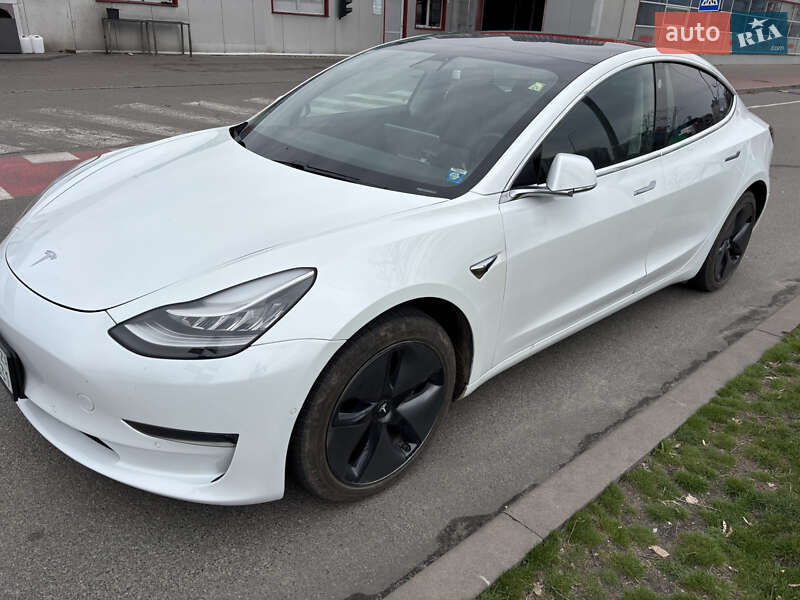 Седан Tesla Model 3 2019 в Києві