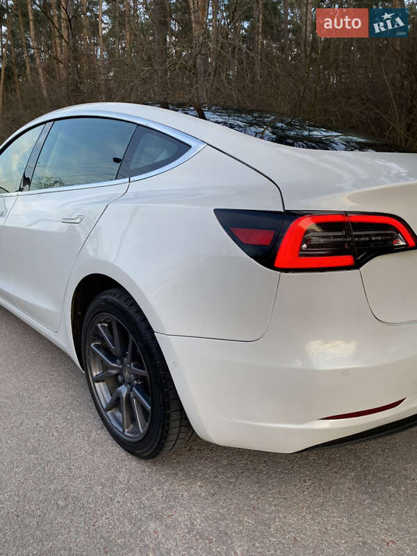 Седан Tesla Model 3 2019 в Житомире