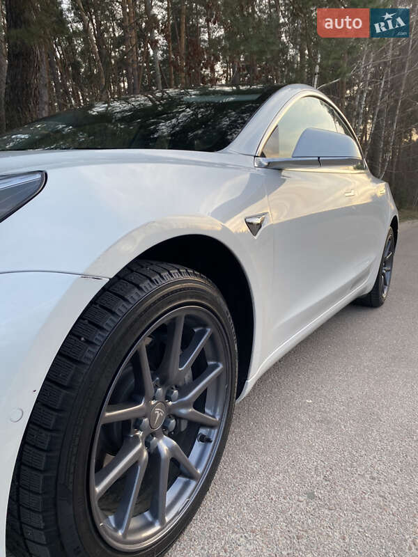 Седан Tesla Model 3 2019 в Житомире