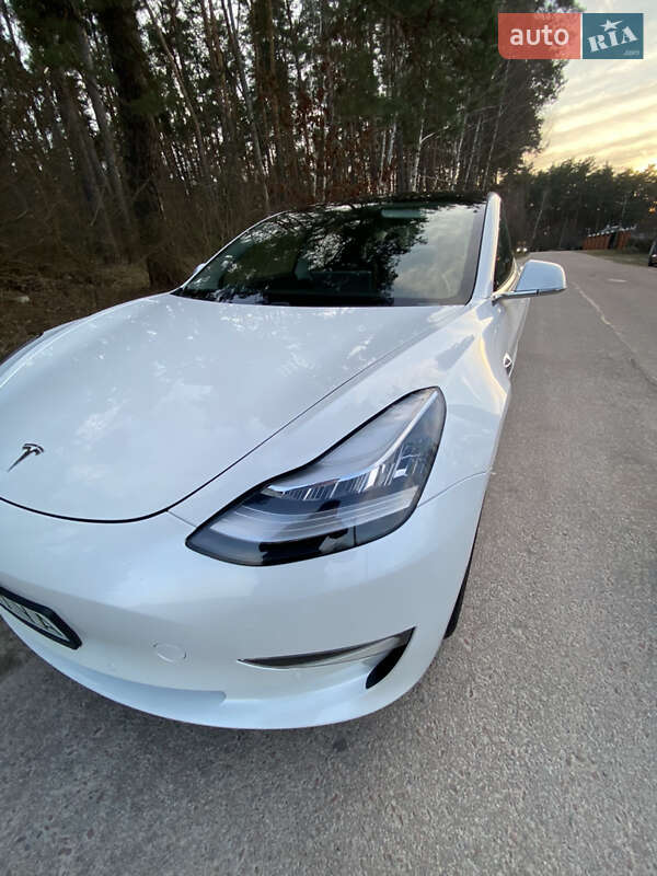 Седан Tesla Model 3 2019 в Житомире
