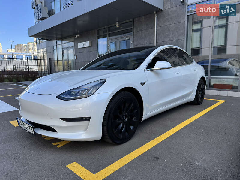 Tesla Model 3 2020