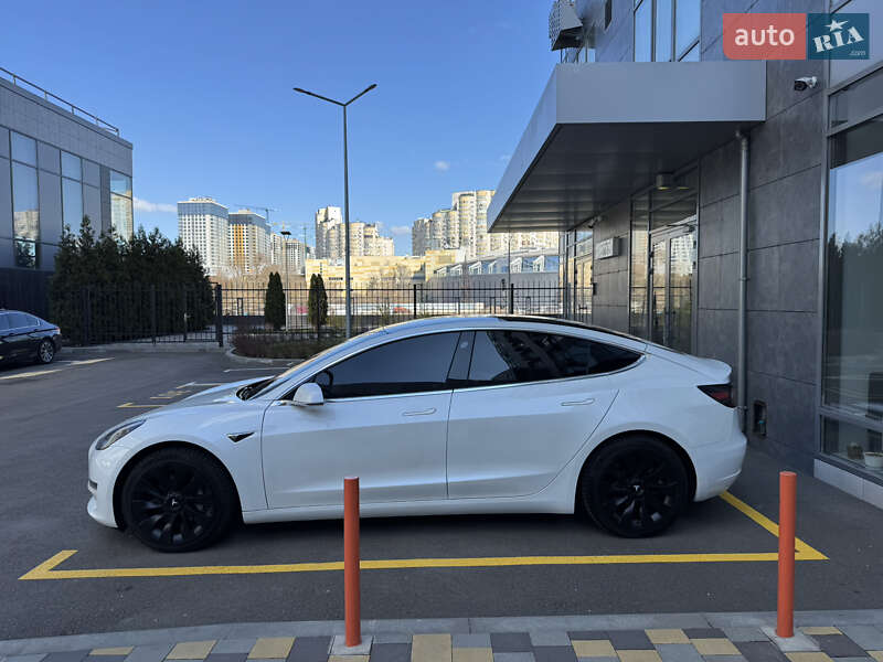 Седан Tesla Model 3 2020 в Киеве фото 7 Седан Tesla Model 3 2020 в Киеве