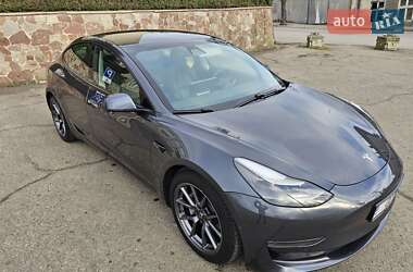Седан Tesla Model 3 2021 в 