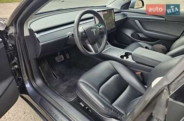 Седан Tesla Model 3 2021 в 