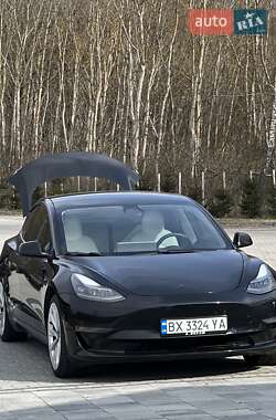 Седан Tesla Model 3 2021 в 
