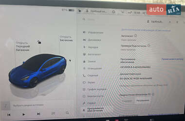 Седан Tesla Model 3 2022 в 