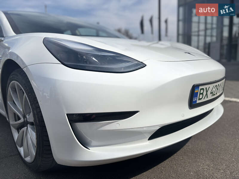 Седан Tesla Model 3 2020 в Хмельницком