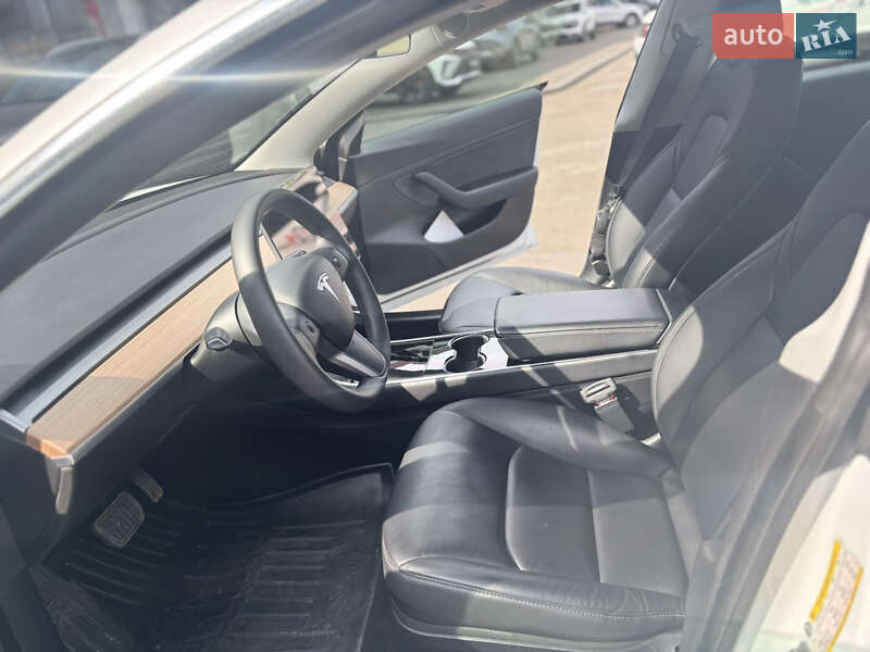 Седан Tesla Model 3 2020 в Хмельницком