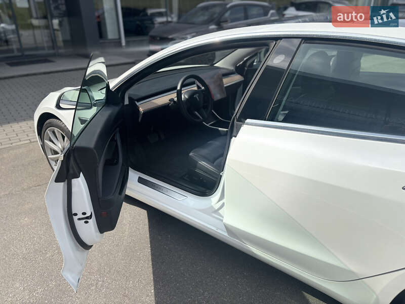 Седан Tesla Model 3 2020 в Хмельницком