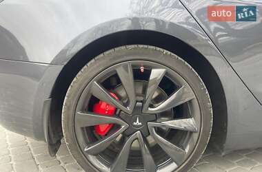 Седан Tesla Model 3 2019 в Львове