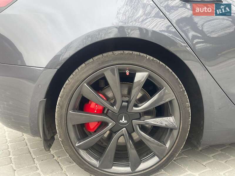 Седан Tesla Model 3 2019 в Львове
