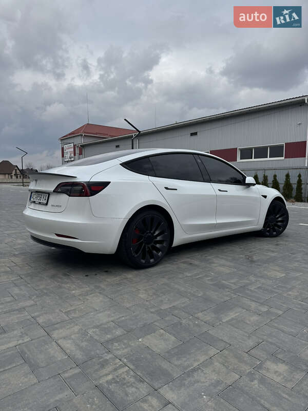 Седан Tesla Model 3 2023 в Луцьку
