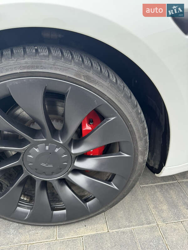 Седан Tesla Model 3 2023 в Луцьку